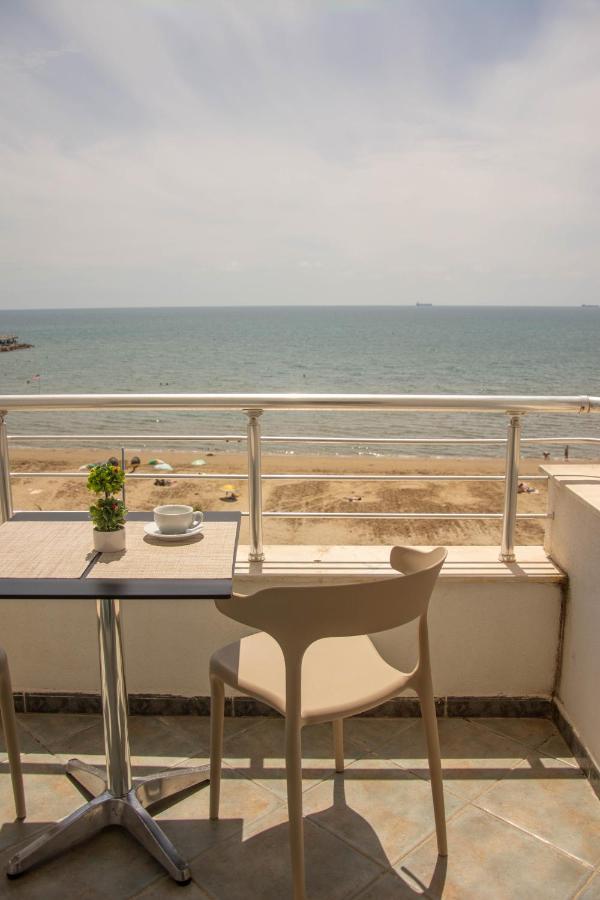Wave Beachfront * Durrës