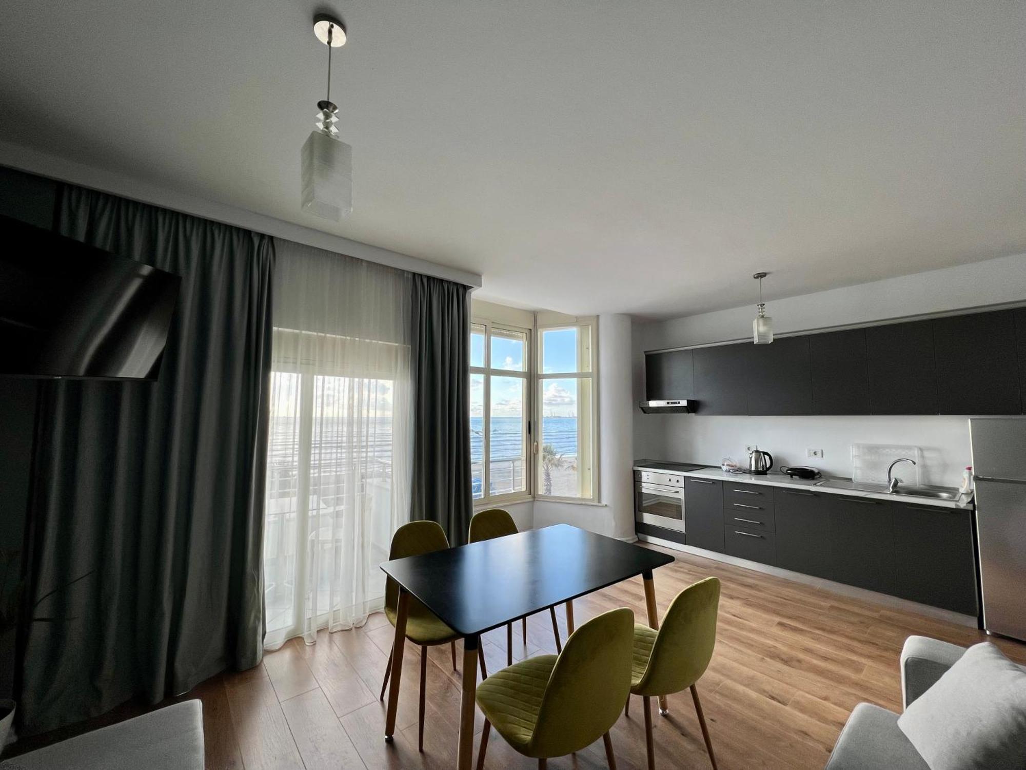 Hotel apartamentowy Wave Beachfront Durrës