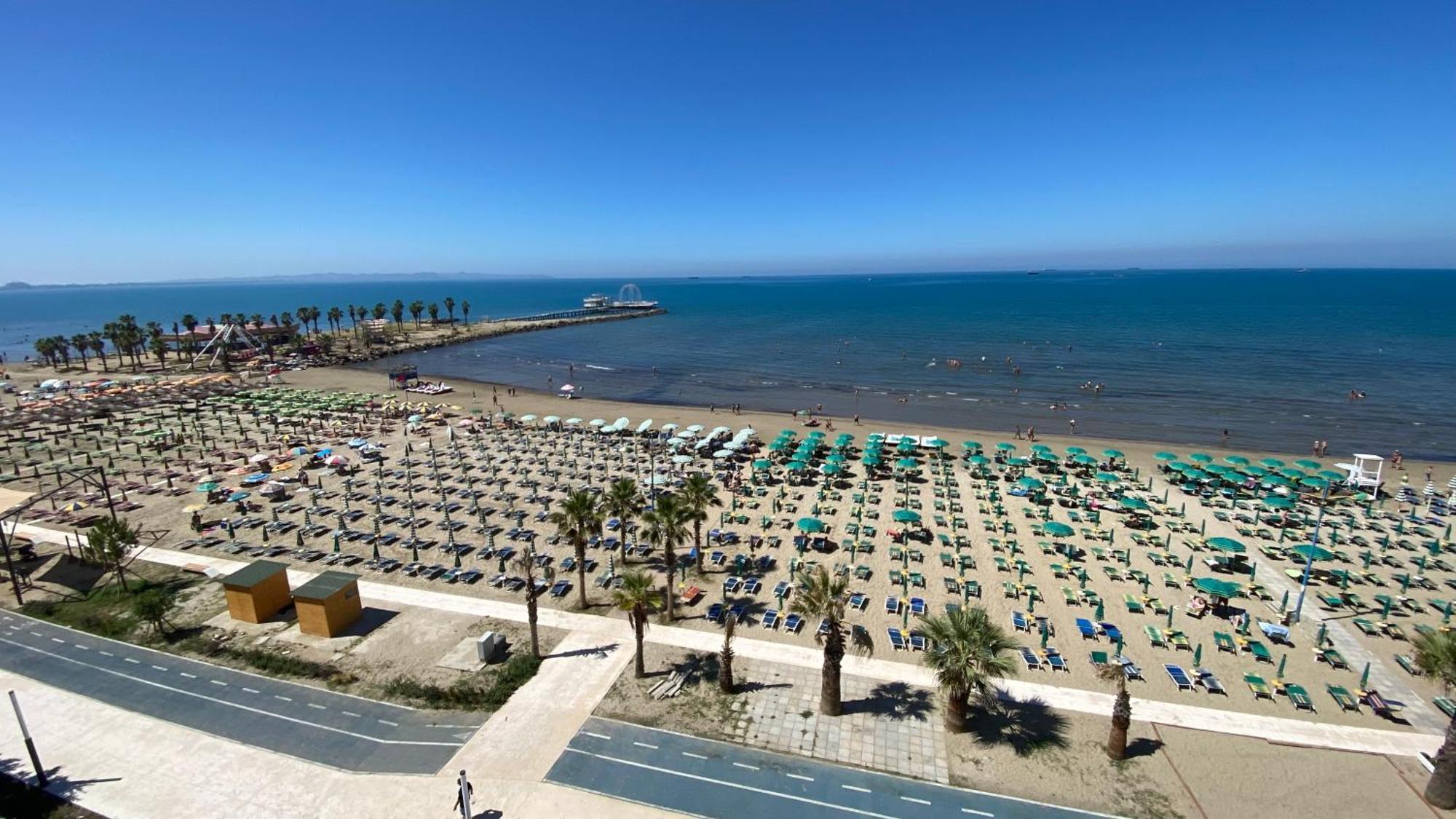 Wave Beachfront Hotel apartamentowy Durrës