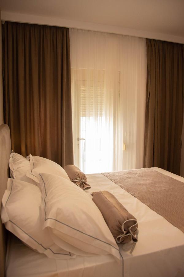 Wave Beachfront Апарт-готель