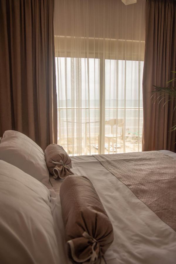 Wave Beachfront *