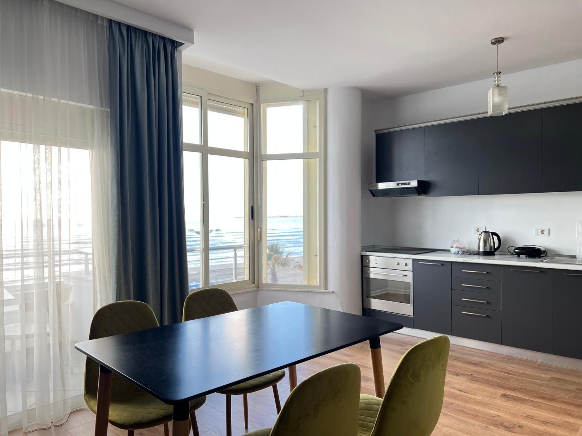 Wave Beachfront * Дуррес